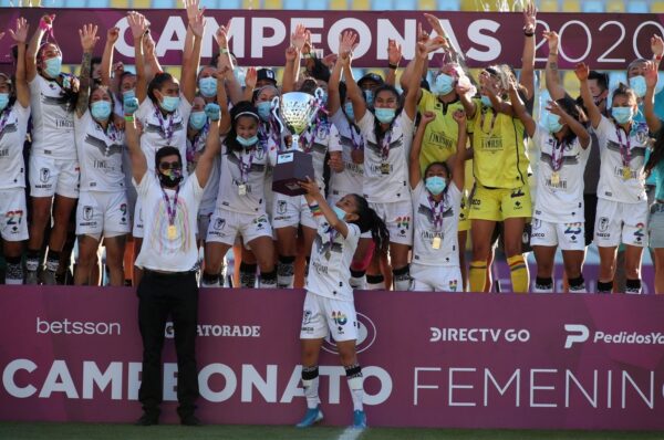 ¡Santiago Morning tricampeón del Fútbol Femenino!