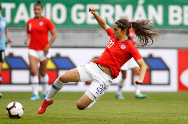 Daniela Zamora, seleccionada nacional y estrella de la U: “Todavía hay que consolidar el fútbol femenino”