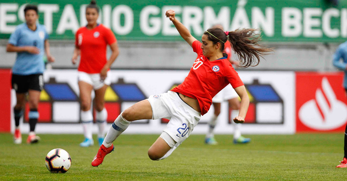 Daniela Zamora, delantera de la Universidad de Chile