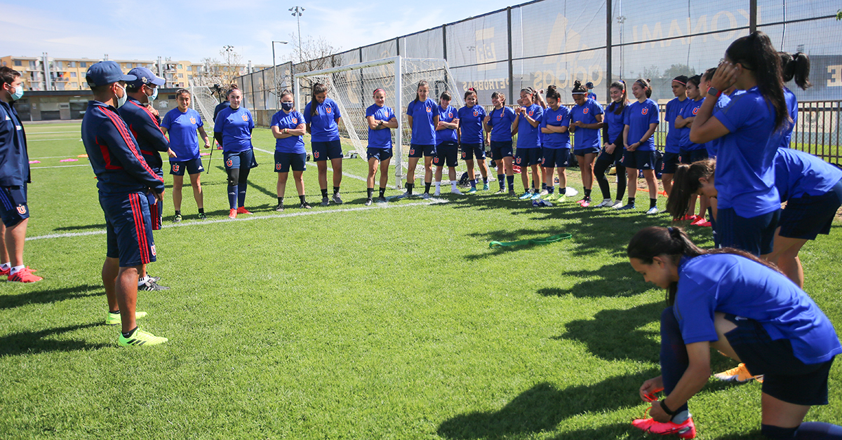 Mostrar a Universidad de Chile entrenando.