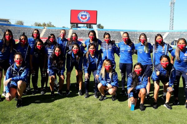 Partidos Chile-Camerún serán transmitidos por Chilevisión