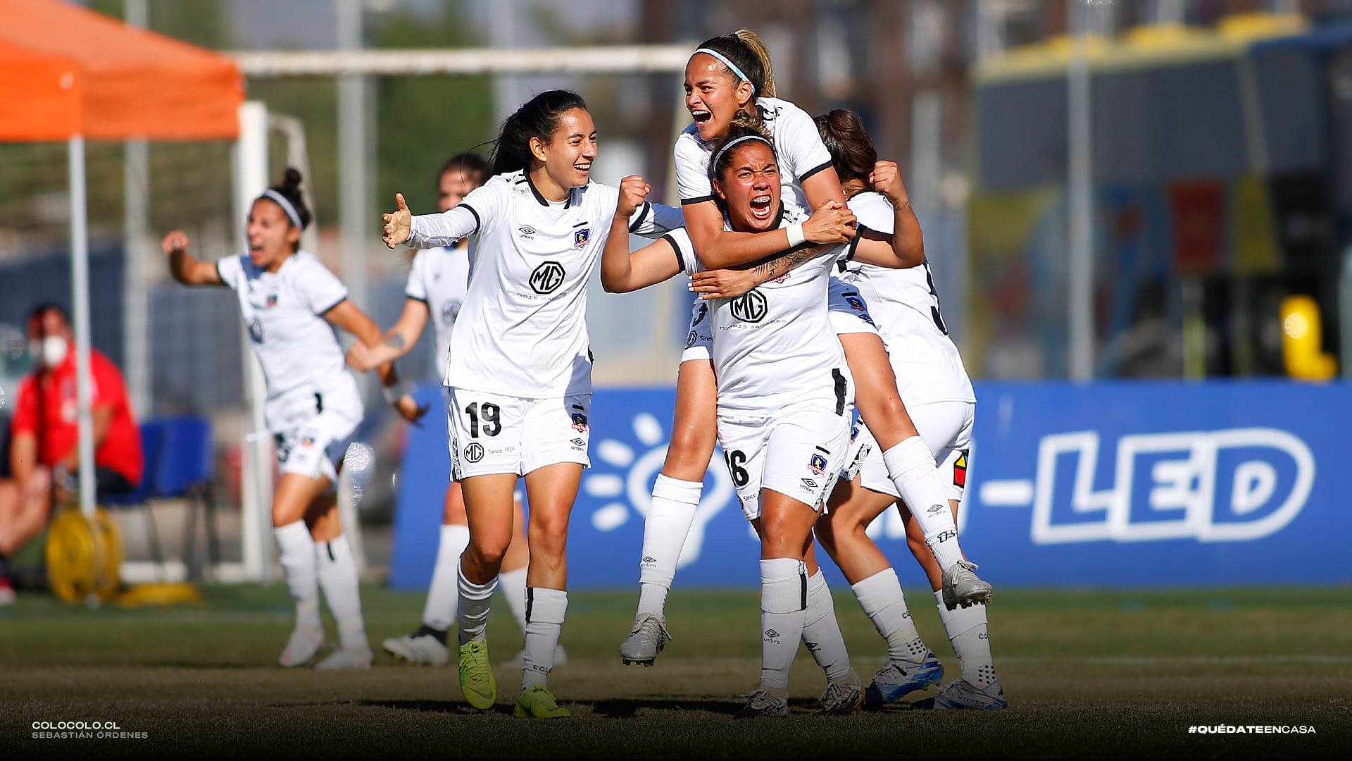 Fernanda Hidalgo celebrando gol