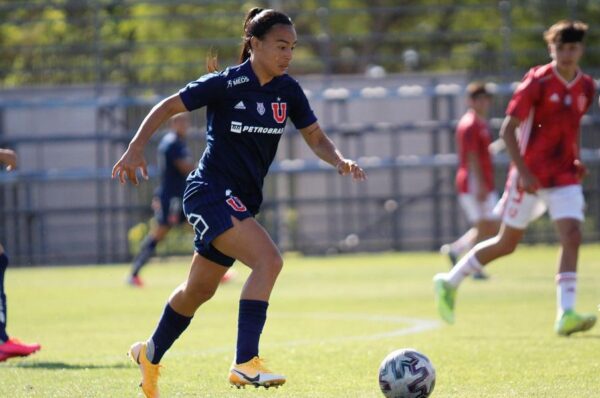 Yael Oviedo vuelve a U de Chile tras fichaje fallido por Independiente de Santa Fe