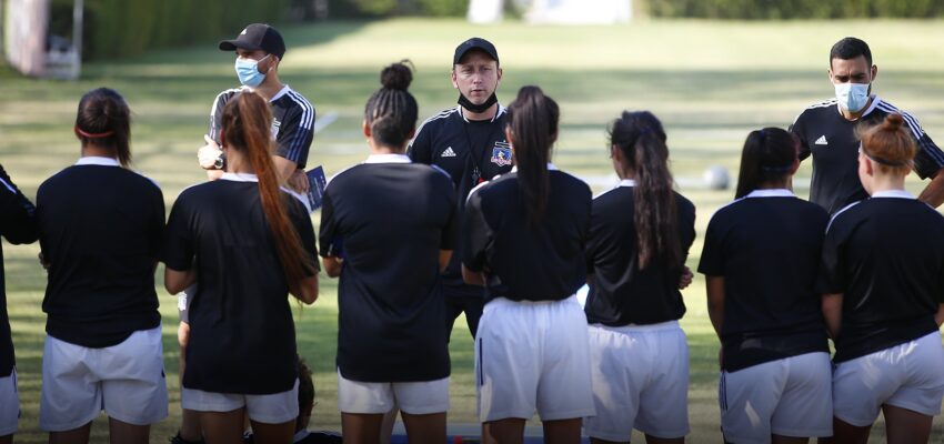 Luis Mena entrena a colo-colo