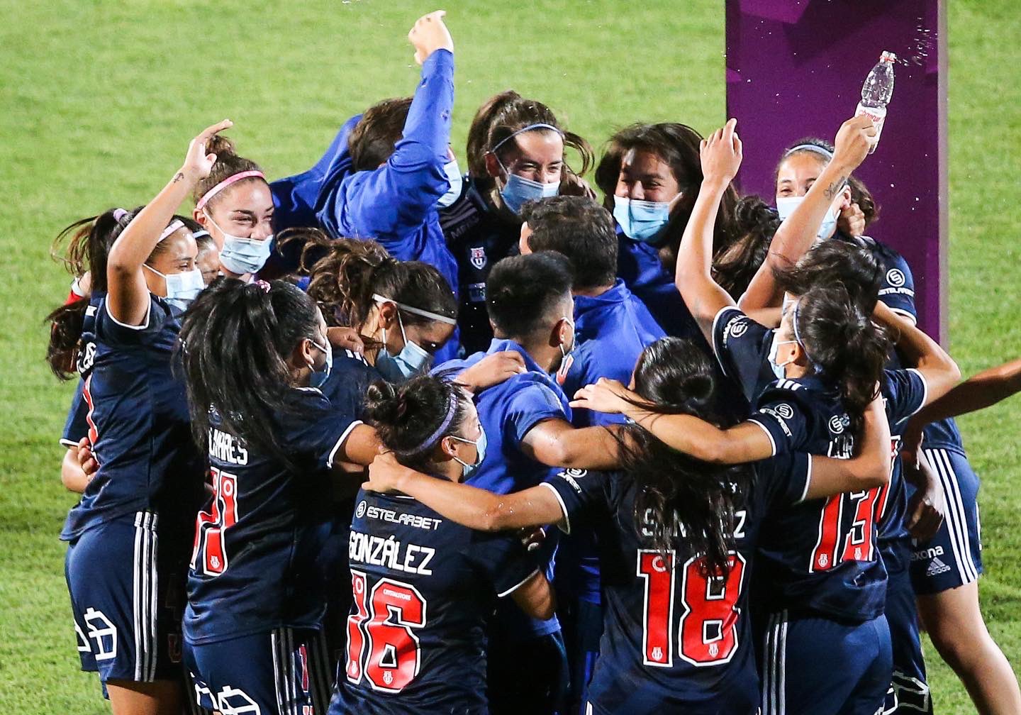 Universidad de Chile celebra