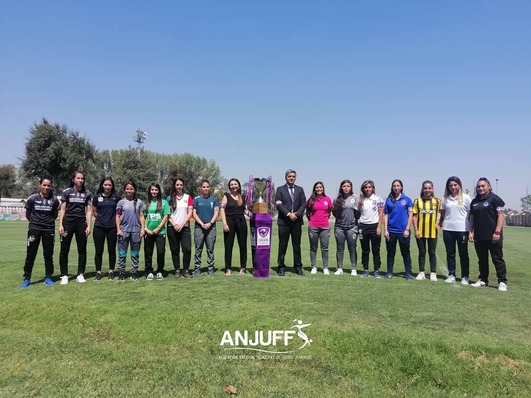 Todas las capitanas de los clubes femeninos en el lanzamiento del Campeonato 2020