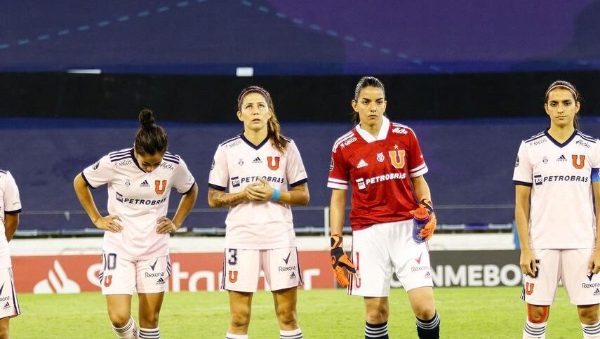 La alegría de Natalia Campos y Carla Guerrero por el once ideal de Conmebol