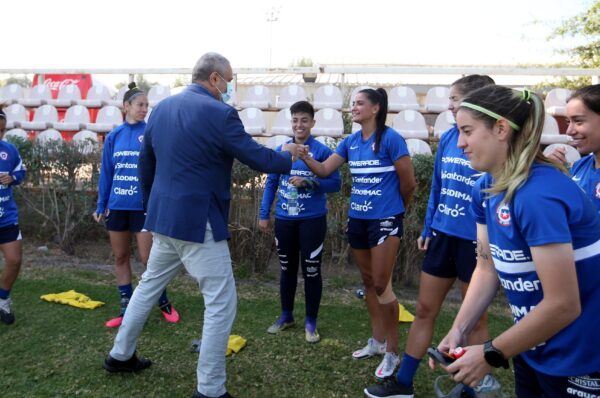 Pablo Milad se despide de la Roja Femenina previo al viaje a Turquía