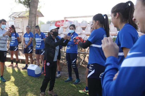 Ada Cruz, pionera de La Roja, está hospitalizada tras sufrir un accidente de tránsito