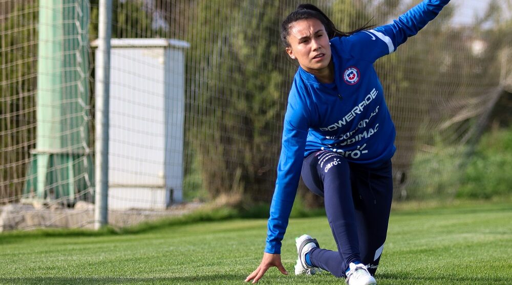 Camila Sáez entrenando con La Roja