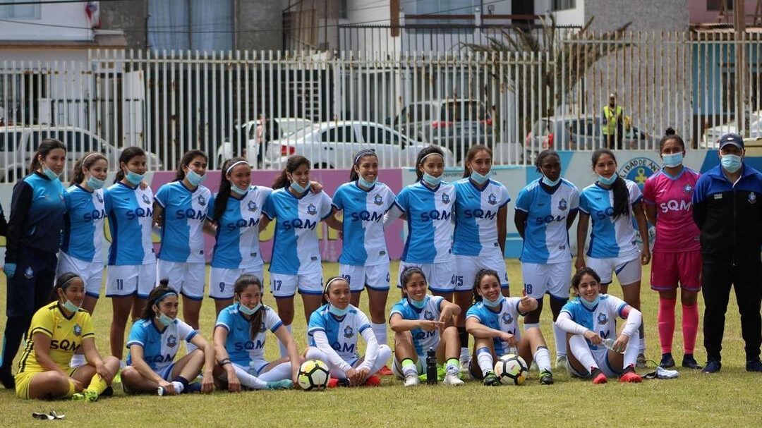 Deportes Antofagasta presenta nuevo cuerpo técnico e inicia los entrenamientos