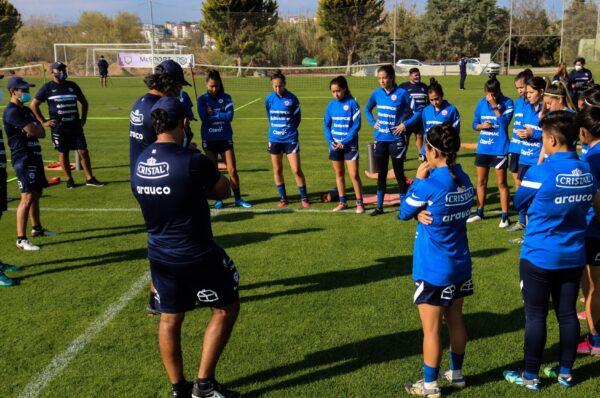 Natalia Campos y Daniela Pardo analizan el primer entrenamiento de La Roja en Turquía