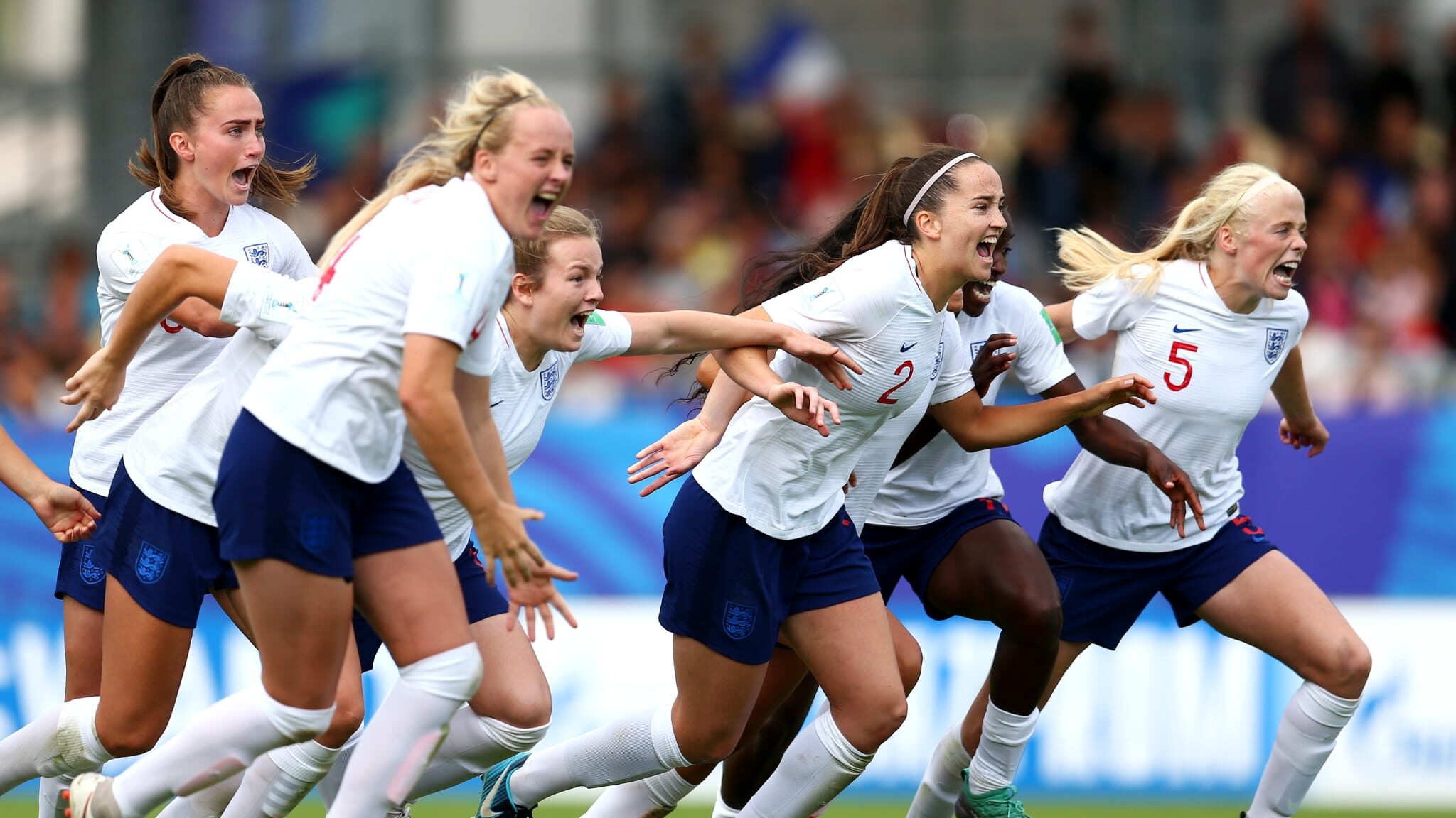 Inglesas celebrando el tercer lugar en Francia 2019 rivales Chile JJOO