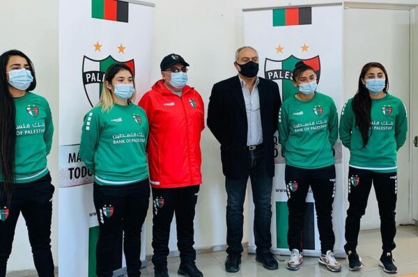 ¡Al fin! Palestino presenta sus primeros cuatro contratos profesionales