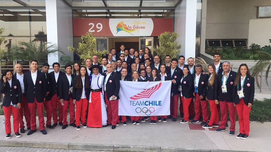 Kristel Köbrich da la bienvenida a La Roja al Team Chile