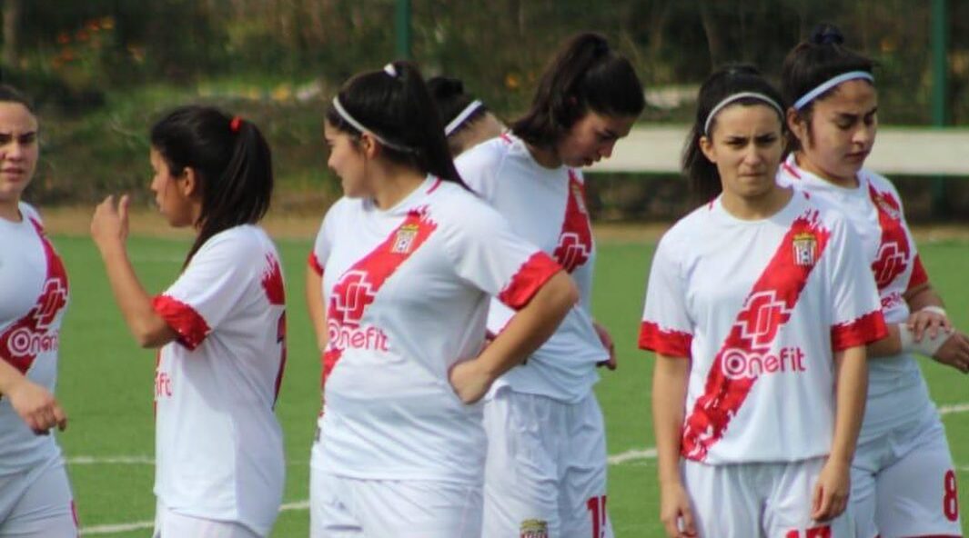 Jugadoras de Curicó Unido acusan total abandono de su rama femenina