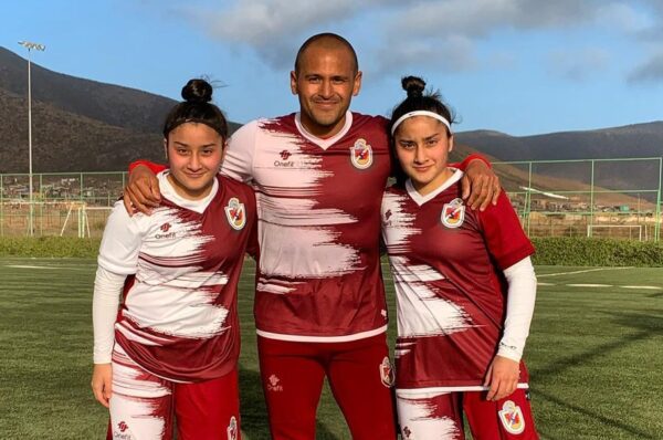 El apoyo irrestricto de Chupete Suazo al fútbol femenino