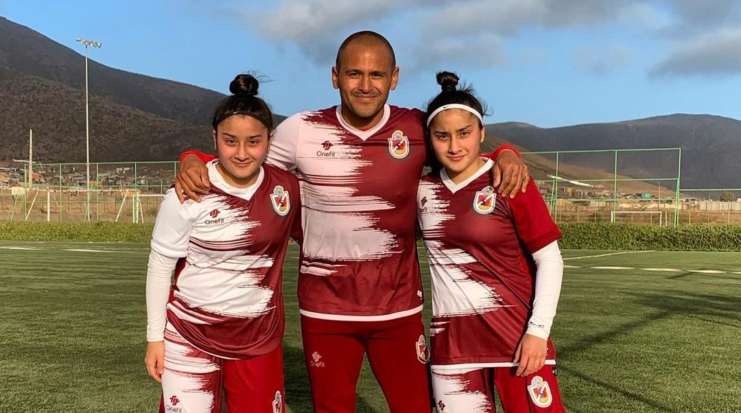 Humberto Suazo junto a sus hijas Arantza y Grettel