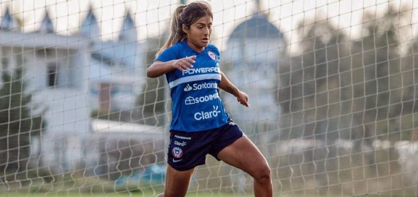 Javiera Toro entrenando por la Selección Chilena