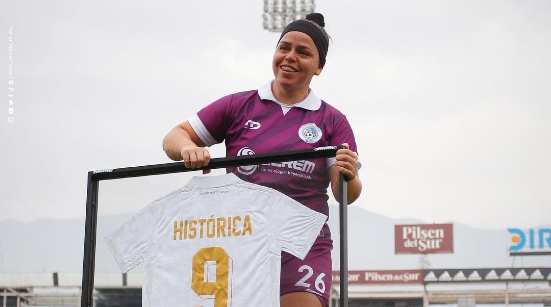 Colo-Colo homenajea a Nathalie Quezada en su primer partido de visita en el Monumental