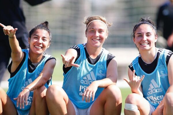 Colo-Colo gestiona cursos gratuitos de inglés para algunas de sus jugadoras