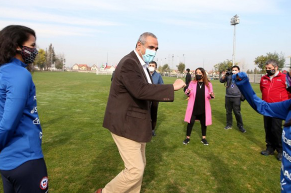 Pablo Milad y Cote Urrutia analizan los amistosos de La Roja en junio