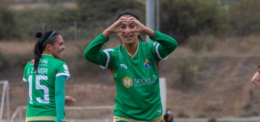 Madriaga celebrando un gol en su debut