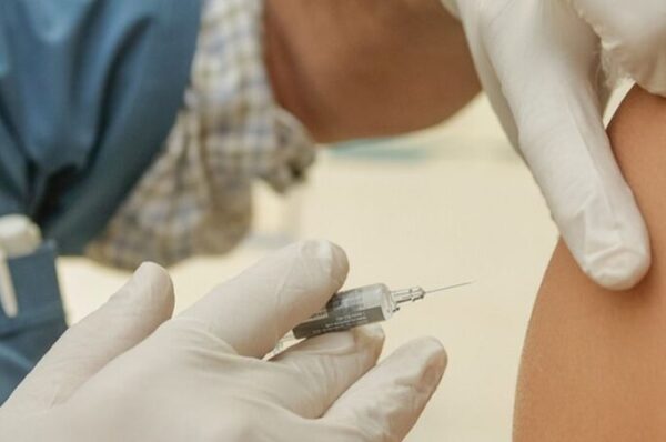 Con el futfem incluido: El martes inicia el proceso de vacunación en el fútbol chileno