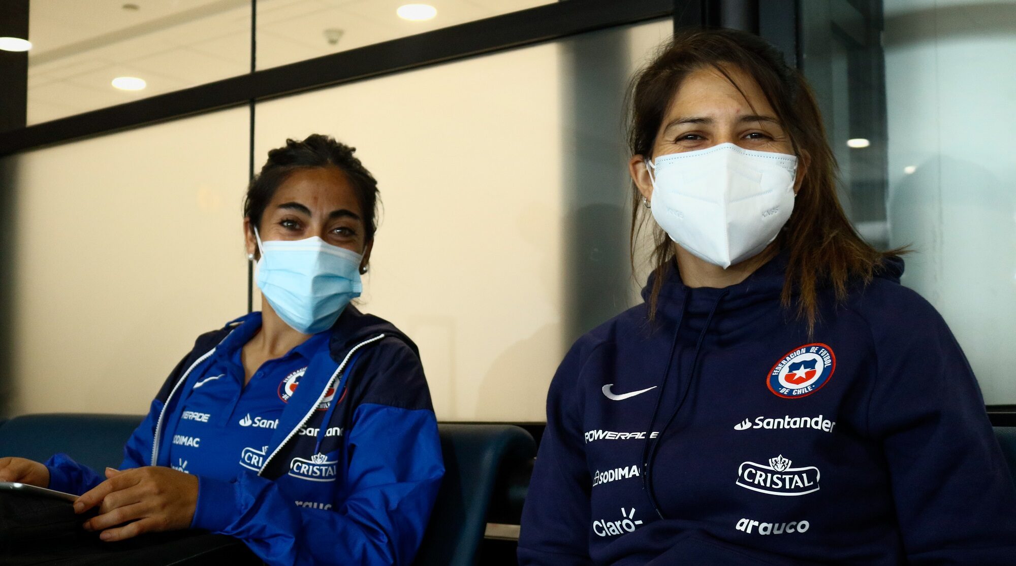 López y Guerrero en el aeropuerto