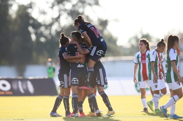Universidad de Chile le gana a Palestino y se queda con el liderato del grupo B