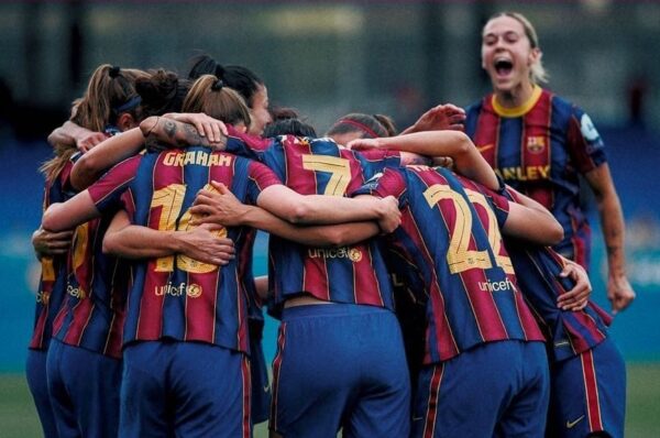 La liga española de fútbol femenino es oficialmente profesional