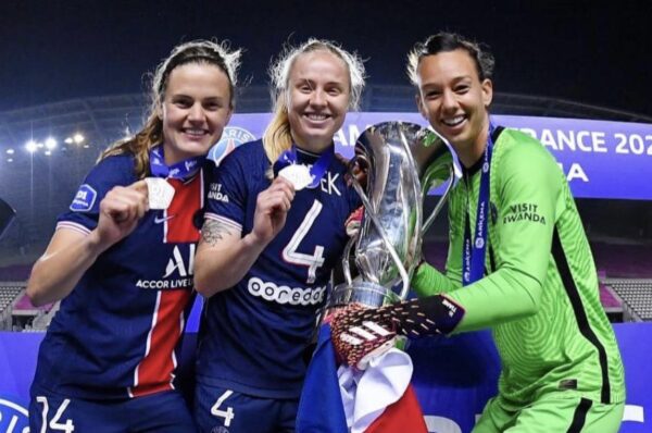 Déjate uno: Christiane Endler es elegida mejor portera de la liga de Francia