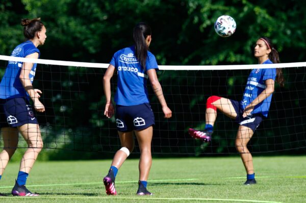 Fotos: Lo mejor de los entrenamientos de La Roja en Europa