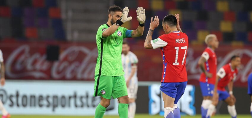 La Roja Claudio Bravo Gary Medel