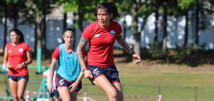 Carla Guerrero en entrenamiento de la Selección Chilena en Japón