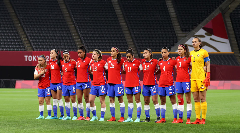 Selección Chilena cantando el himno previo al encuentro con Canadá. Ahora se viene Japón