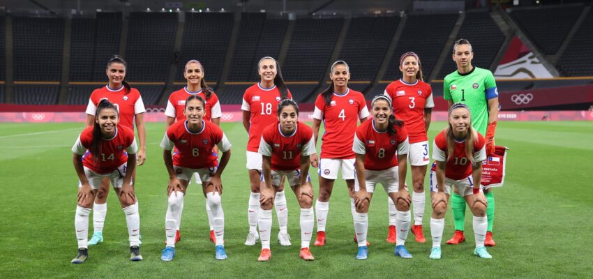 Selección Femenina de Chile formada antes del duelo ante Gran Bretaña por los JJOO