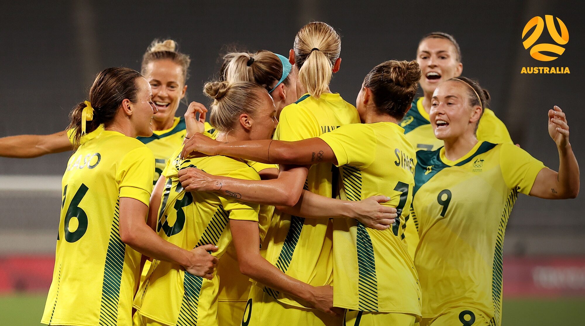 Jugadoras de Australia celebrando un gol en los JJOO de Tokio 2020