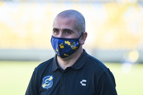 Pablo Guerra, DT de Everton, habla sobre la demanda de ex jugadoras al club