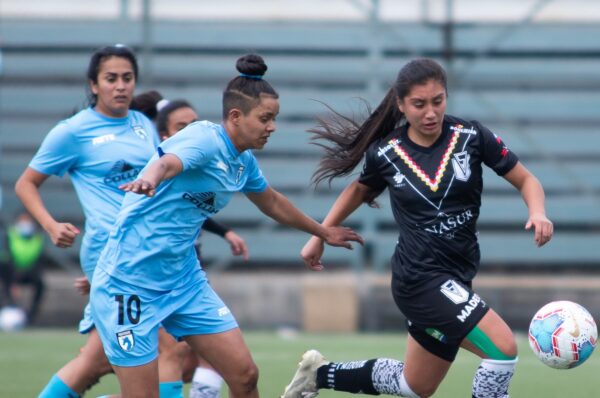 Santiago Morning golea a Deportes Iquique y se aísla en el primer lugar del grupo A
