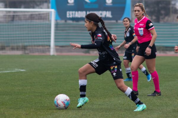 Ámbar Figueroa debuta en primera división con Santiago Morning ¡a los 13 años!