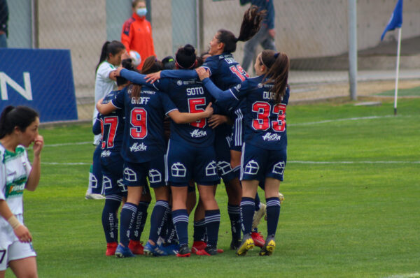 Universidad de Chile gana cómodamente de local a Deportes Temuco