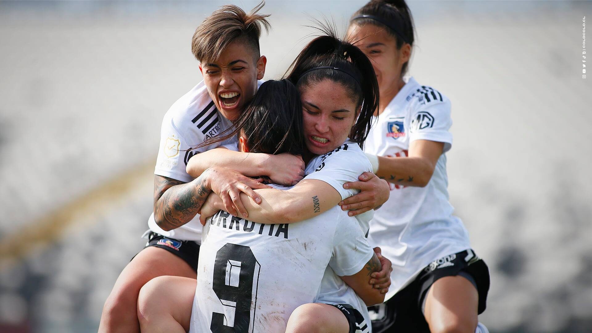 Colo-Colo goleó cómodamente a Deportes Iquique en el Monumental