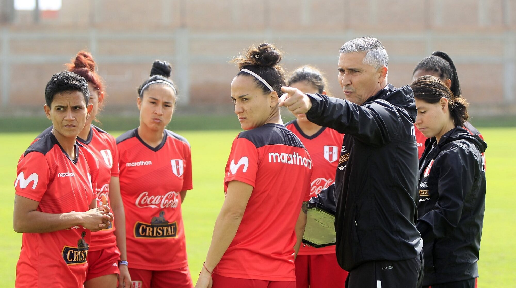 Doriva Bueno, DT de la Selección de Perú, es suspendido temporalmente por denuncia de jugadoras