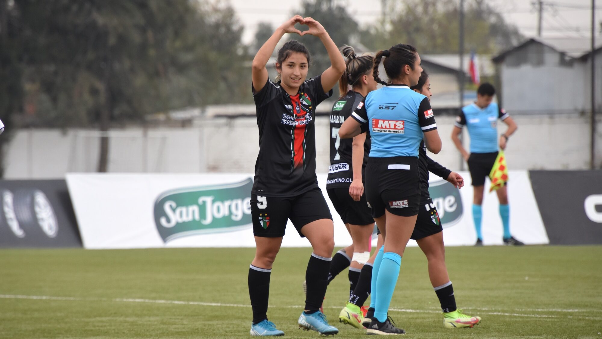 Palestino pasa por encima de Deportes Temuco y las manda a partido de definición