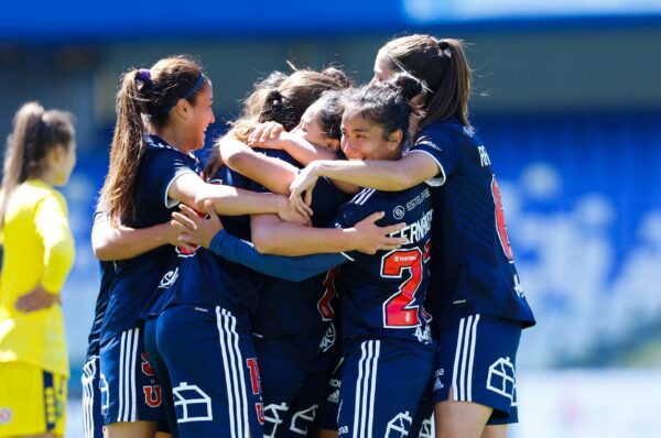 Universidad de Chile vence a Universidad de Concepción en un partido muy parejo