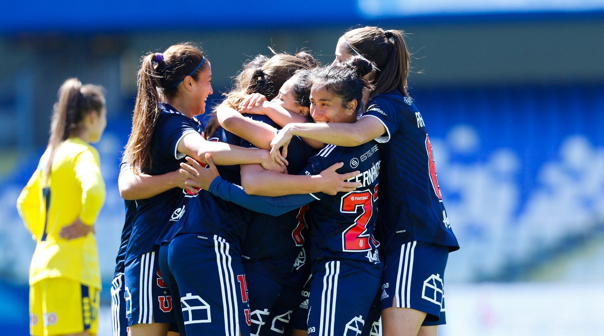 Universidad de Chile vence a Universidad de Concepción en un partido muy parejo