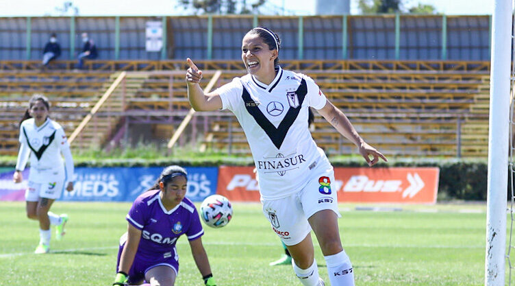 Santiago Morning volvió a su estado de gracia y arrasó con Antofagasta para quedarse con el cupo de semifinales