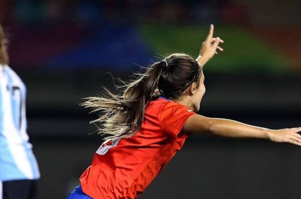 Francisca Moroso anuncia su retiro del fútbol por depresión