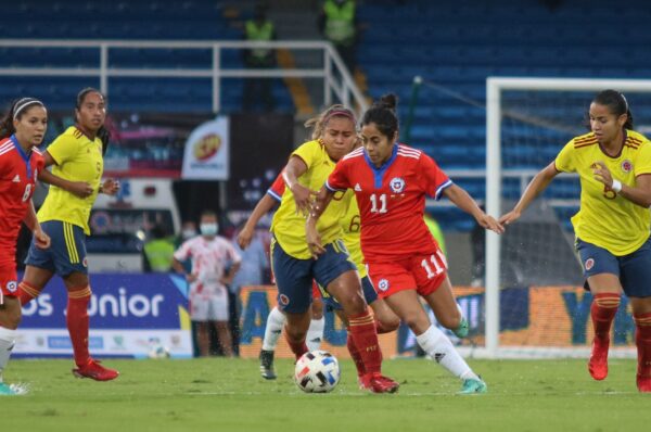 Colombia domina y desnivela la balanza ante Chile